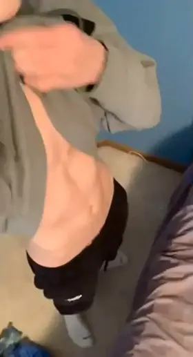 [18] this big dick is all yours if u want it 🍆❤️