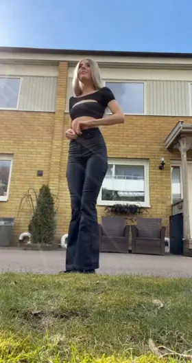 Hide your husbands i'm heading out 😋