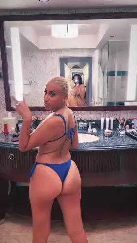 How’s the booty looking?🍑