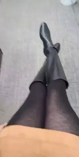 Autumnal Pussy... (F)45