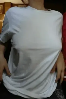 I hope that at least one of you likes my tiddies (19) 💛