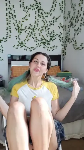 A cute blue haired wishing you a good week with a little teasing lol