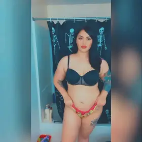 Thick alt mom, gfe, no ppv, requests included with subscription, daily uncensored content,dick rates, weekly sextapes, squirting, joi, BG content,solo content, cosplay. Link below 🖤💦