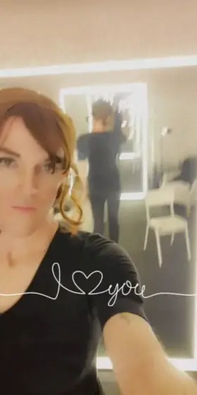 Hi 💜 I miss you all so much 🥺... my living situation has changed so I haven't been able to dress and be naughty... So, here's a video of me drunk in heels while I was in Vegas lol LOVE YOU ALL AND HAPPY HOLIDAYS 🥰🥰