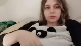 Sleepy horny girlfriend vibes 🥰 Nice and hard for you right from the crack of dawn~