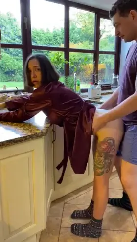 On the marble counter felt good, I didn’t feel the cold!