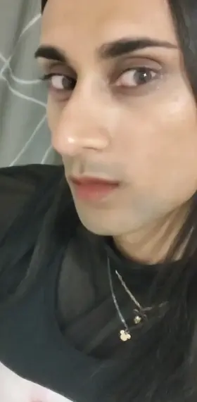 I did my make-up for the first time! I can't wait until the bears-shadow is completely gone...