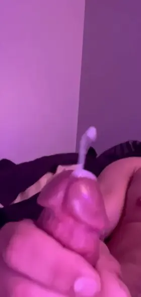 Black cock blowing cum all over 👅 need a hole to stuff👌🏾