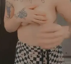 A little tease for you 👉🏻👈🏻