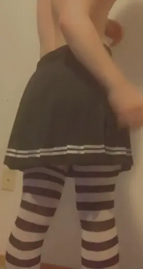 seriously craving someone groping me rn