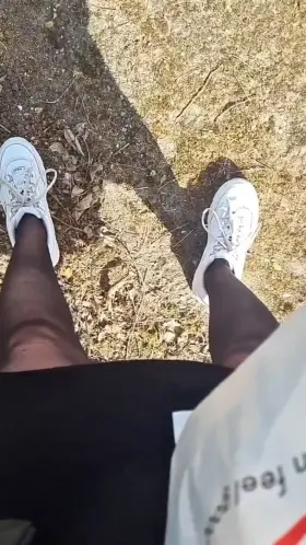 Was so desperate to pee in the mall, hurried outside to find a nice place...