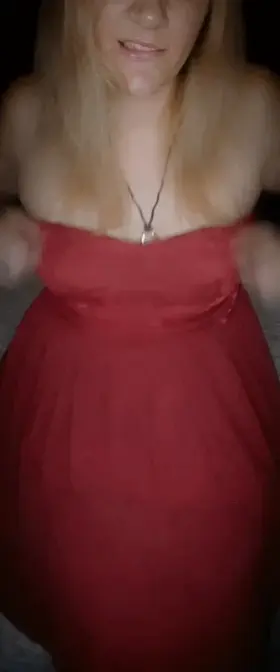 I tried to do a screen capture and just post an image of this, but it was bad quality so here's the whole gif.