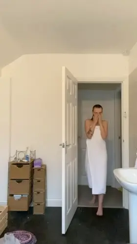 Keep jerking off while I drop my towel for you!
