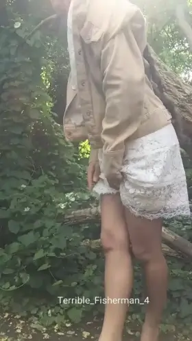 Flashing my sweet naked body for you in a forest 💖