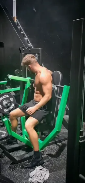 No idea why everyone was staring at me in the gym 🤷🏼‍♂️🙈