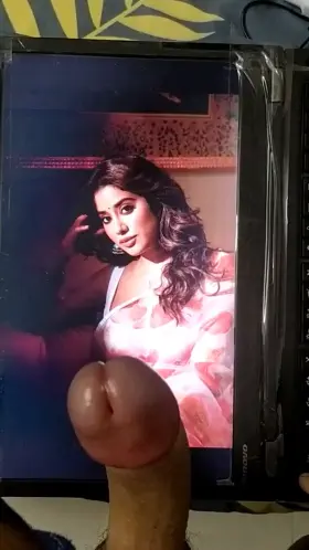 handsfree trib led to the biggest cumshot i've ever done,(reviews are appriciated)