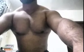 Your POV while you worship daddy. 25 (M) DMs open.