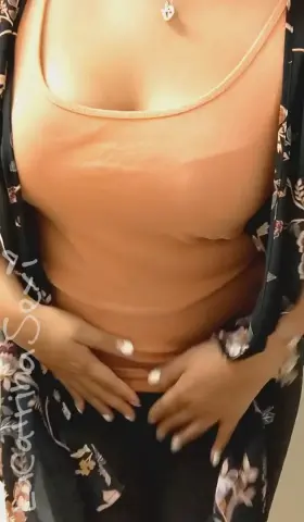 Tu me miras, yo me meneo... Yo solo me la gozo 🎶😘