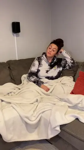 she's back😍 (free album in the comments )👇