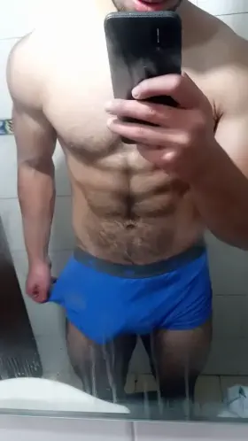 Are 💪🏽BIG 19yo Boys with a softie your type ? 😏