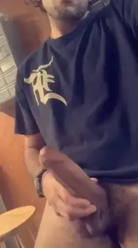 28 [M4F] horse hung daddy/Dom (check my posts) and I love stroking it with coconut oil. DM me your snap