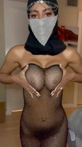 Your Arab muslim slut is back habibi! 🔥