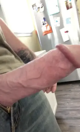My massive fat throbbing cock in my jeans 👖😈🍆