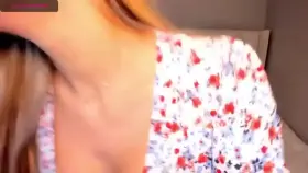 anybody know this camgirls name?