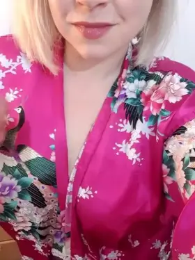 scenario: you're at your childhood friend's house, and their hot mum appears in her dressing gown...