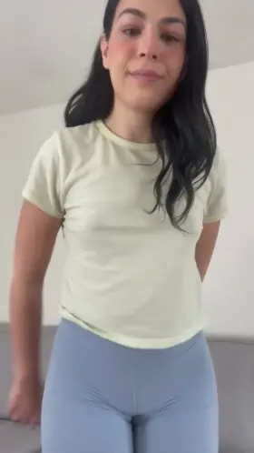 Wondering if I can make u watch all the way even though I'm flat.. 🙈