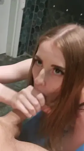 (OC) Being in public doesn't stop me from craving a snack🤭💞