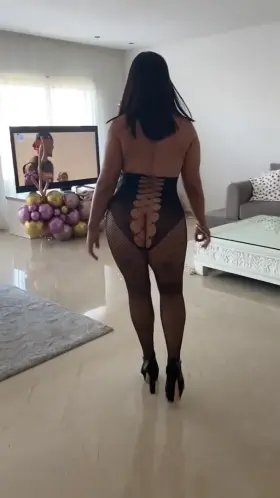 Took me 40yrs to show my ass on internet 🙇🏽‍♀️ Am I ready to become a pornhub MILF ?