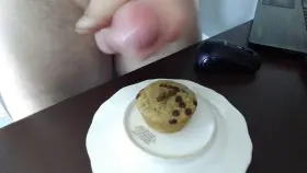 [proof] cum on food and it it, muffin frosting