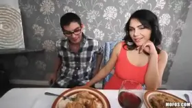 2 Sisters Compete for Brother’s Cock During Family Dinner 😏