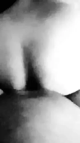 Love taking my bull’s monster cock. How many of you want my juicy ass . Only dirty comments and cum tributes ;)💋💋