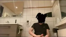 Up if you’d sit on my 18 year old cock🤫