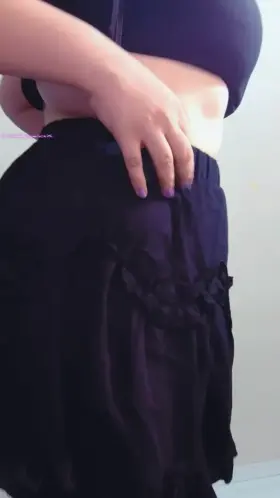 Giving you some chubby body with huge ass!