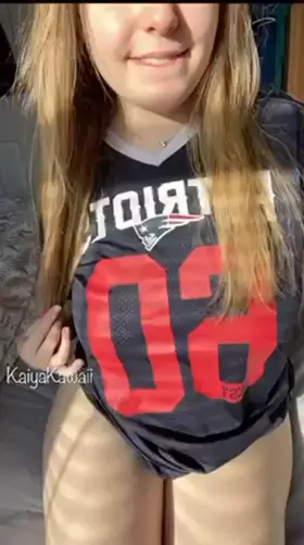 HER FREE MEGA PACK IN COMMNETS