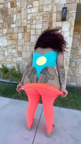 The thin line between fat and thiccc.