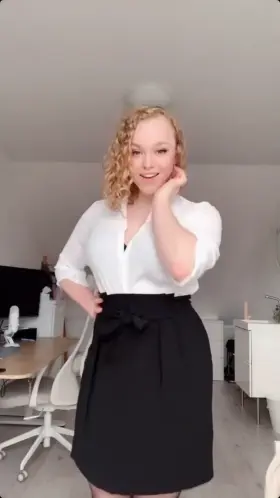 Her Name And Content In Comment 👇👇