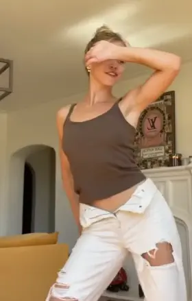 I love hot Tiktokers like Emma Brooks