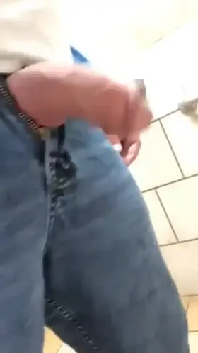 I ♥️ watching 🥺 my hubby’s big soft cock grow into this monster cock 🍆