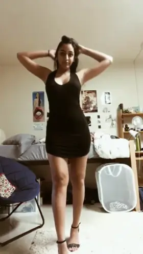 Desi NRI Sends Her Complete Nude Video to Her Boyfriend to Relief His Stress [Pics + Video] [Must Watch] [Full Video Link in Comments]