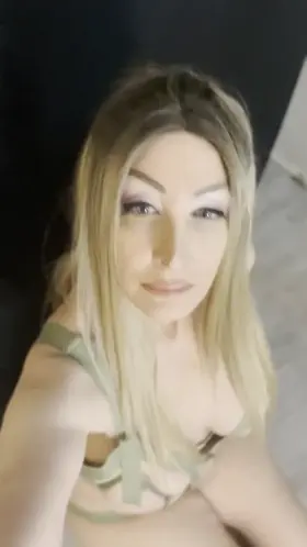 Do you have plans for tonight? Come over and let's have fun babe, check my profile to see more 😇