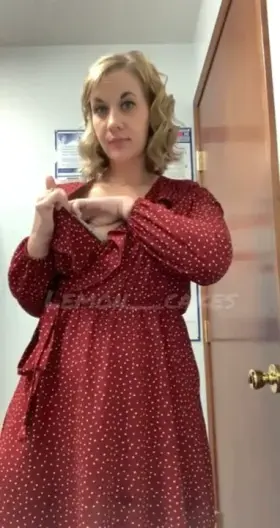 No pockets, no problem😆 (f)