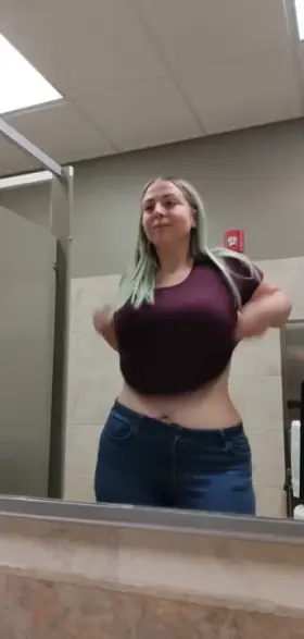 Stripping right in [f]ront of the mirror today 😈