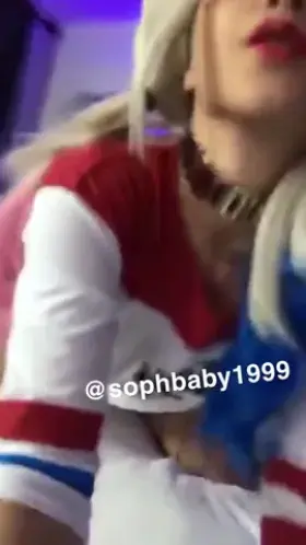 Horny Harley Quinn 😅