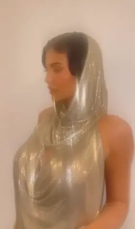 Kylie Jenner is such a hot MILF