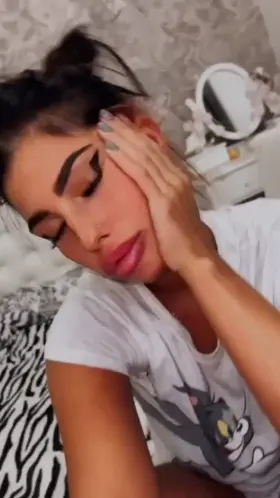 This is how I’d wait for you to come home🥰💋 [VIDEO]