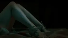 Mary Elizabeth Winstead in BrainDead [S1E9-2016]